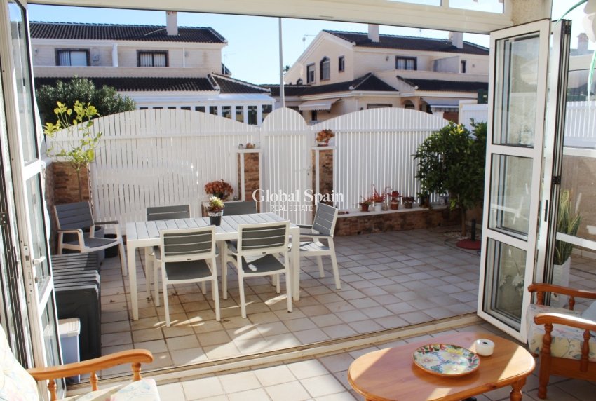 Wederverkoop - VILLA -
TORRE DE LA HORADADA - Costa Blanca