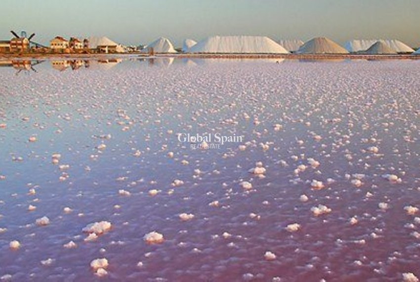 Wederverkoop - VILLA -
TORRE DE LA HORADADA - Costa Blanca