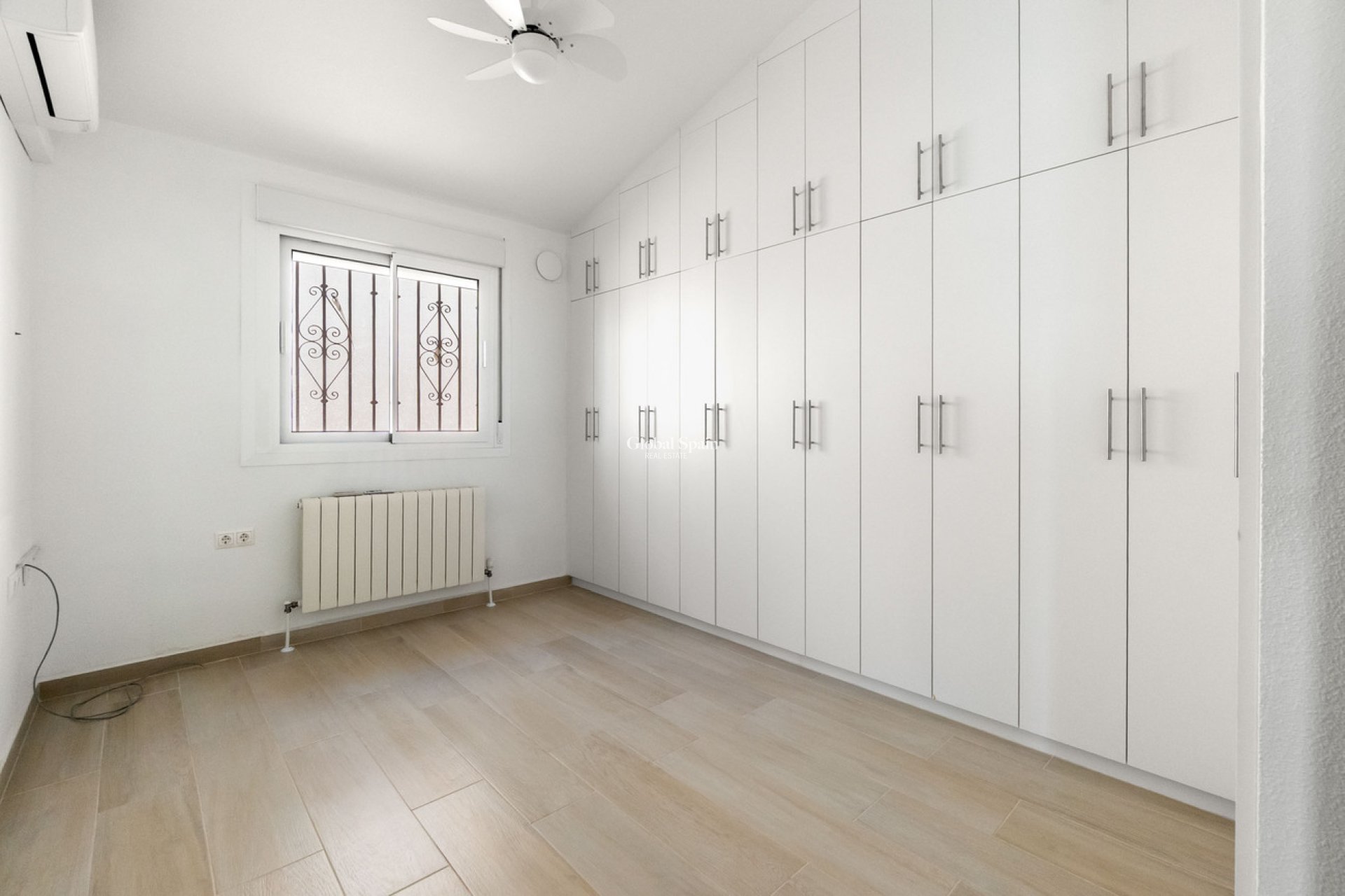 Wederverkoop - VILLA -
TORRE DE LA HORADADA - Costa Blanca