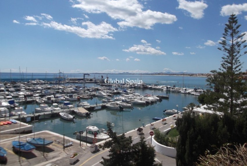 Wederverkoop - VILLA -
TORRE DE LA HORADADA - Costa Blanca