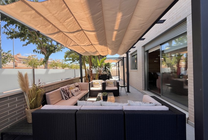 Wederverkoop - VILLA -
TORRE DE LA HORADADA - Costa Blanca