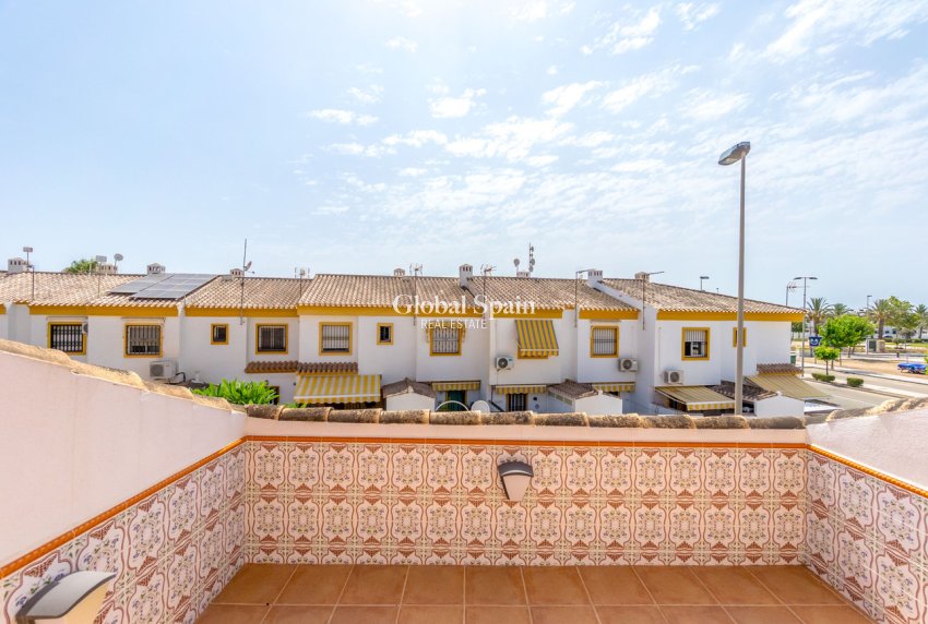 Wederverkoop - VILLA -
TORRE DE LA HORADADA - Costa Blanca