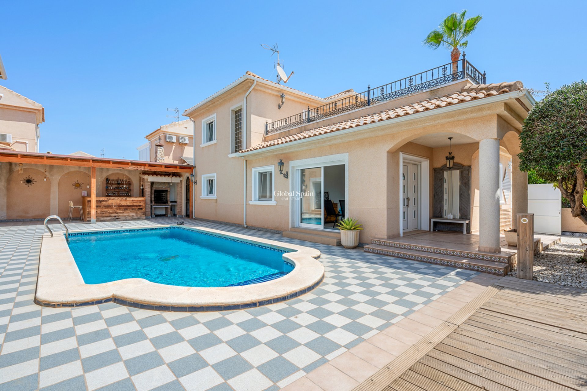 Wederverkoop - VILLA -
TORRE DE LA HORADADA - Costa Blanca