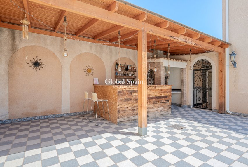 Wederverkoop - VILLA -
TORRE DE LA HORADADA - Costa Blanca
