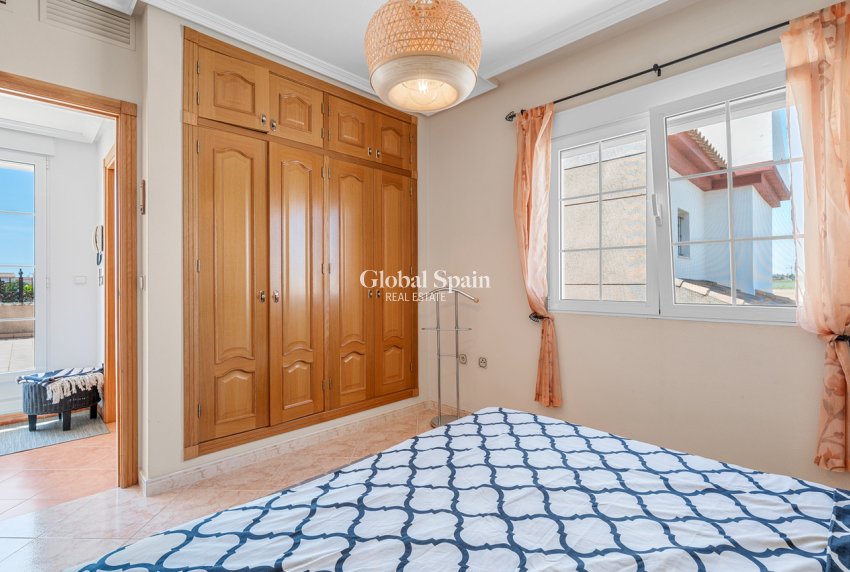Wederverkoop - VILLA -
TORRE DE LA HORADADA - Costa Blanca