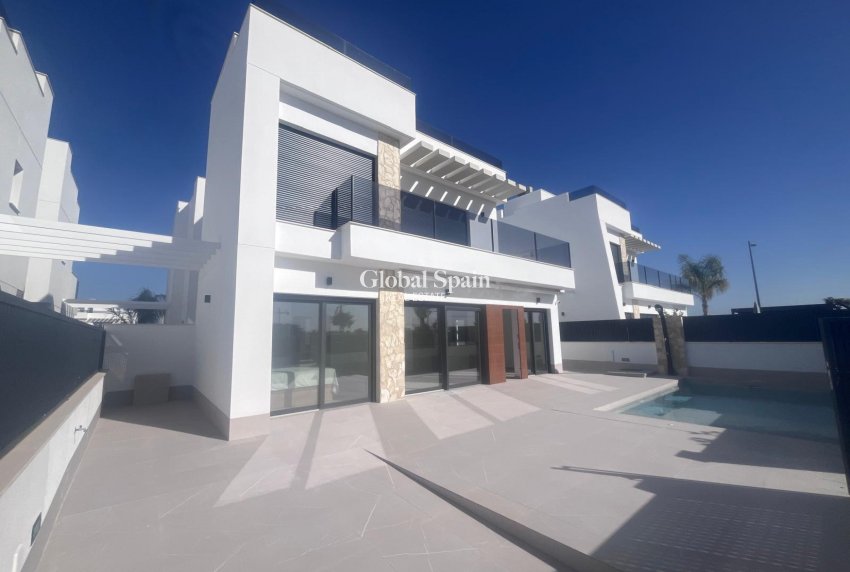 Wederverkoop - VILLA -
TORRE PACHECO - Inland