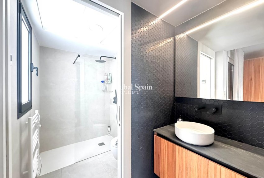 Wederverkoop - VILLA -
TORRE PACHECO - Inland