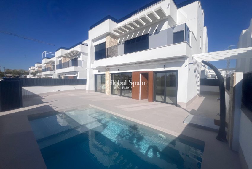 Wederverkoop - VILLA -
TORRE PACHECO - Inland