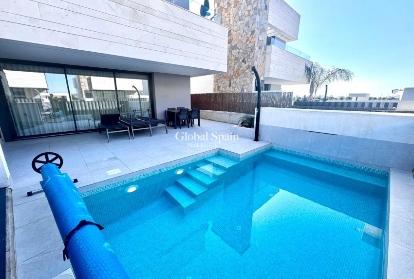 Wederverkoop - VILLA -
TORRE PACHECO - Inland