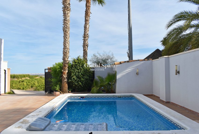 Wederverkoop - VILLA -
TORREMENDO - Costa Blanca