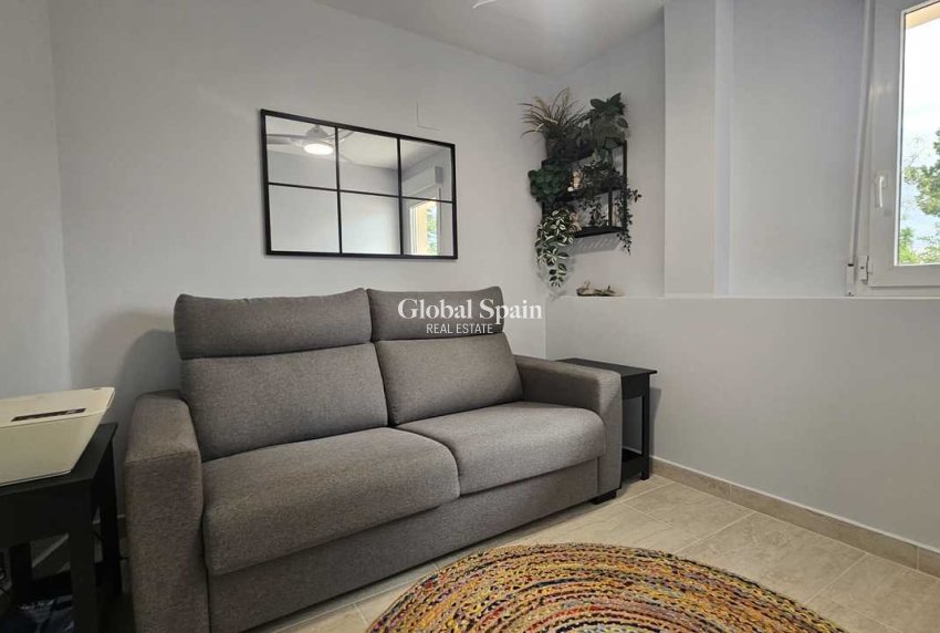 Wederverkoop - VILLA -
TORREMENDO - Costa Blanca