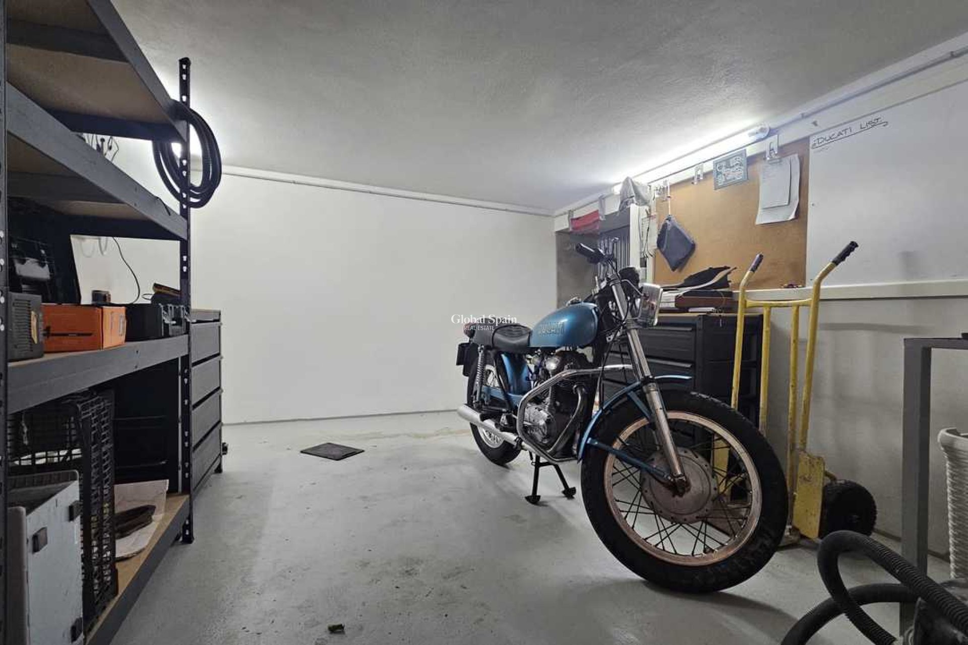 Wederverkoop - VILLA -
TORREMENDO - Costa Blanca