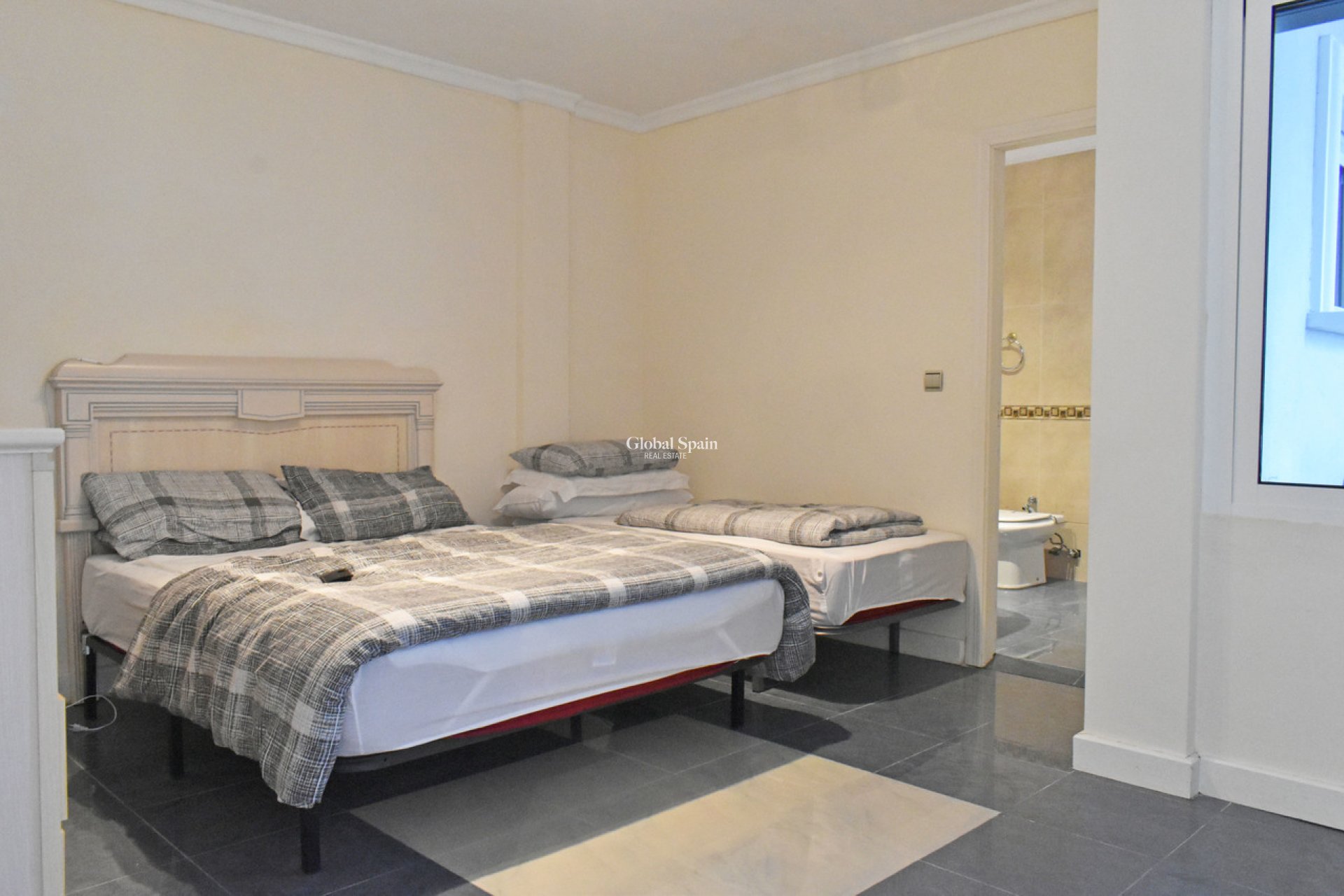 Wederverkoop - VILLA -
TORREMENDO - Costa Blanca