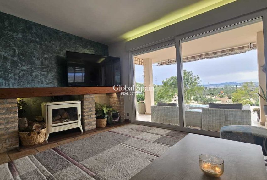 Wederverkoop - VILLA -
TORREMENDO - Costa Blanca