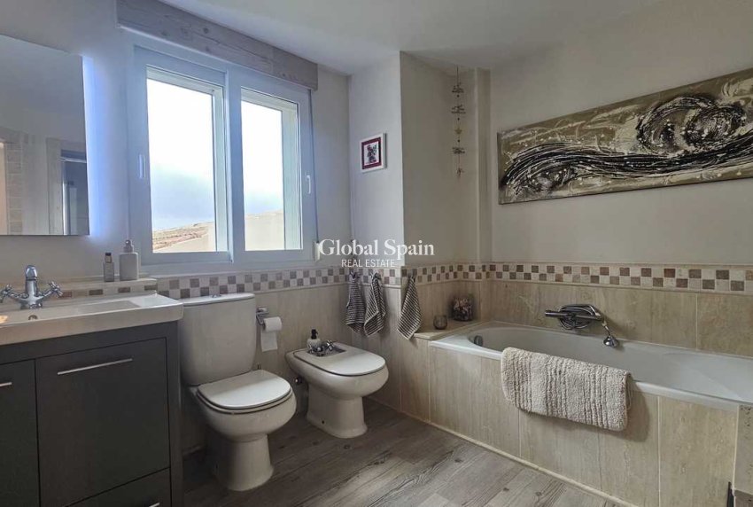 Wederverkoop - VILLA -
TORREMENDO - Costa Blanca