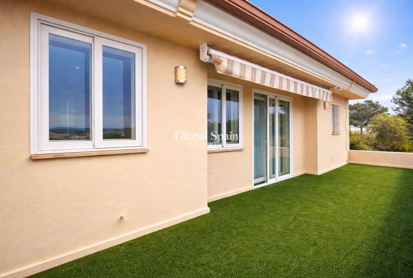 Wederverkoop - VILLA -
TORREMENDO - Costa Blanca