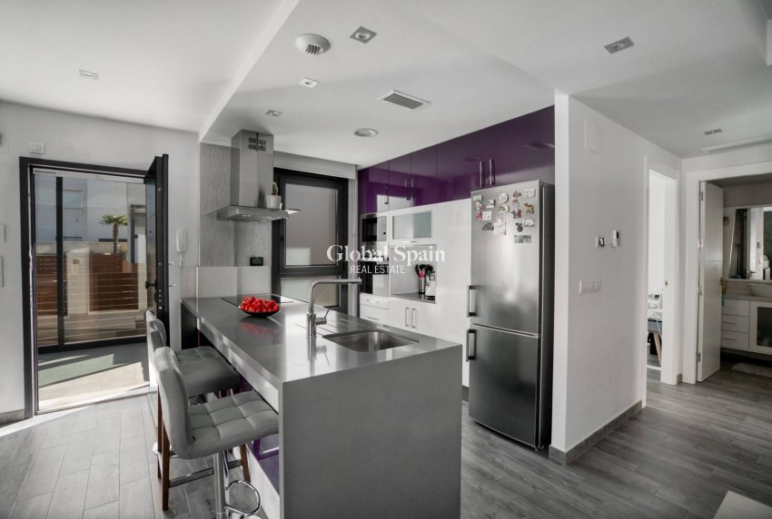 Wederverkoop - VILLA -
TORREVIEJA - Aguas nuevas 2