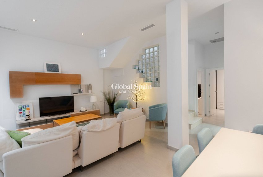 Wederverkoop - VILLA -
TORREVIEJA - Aguas nuevas 2