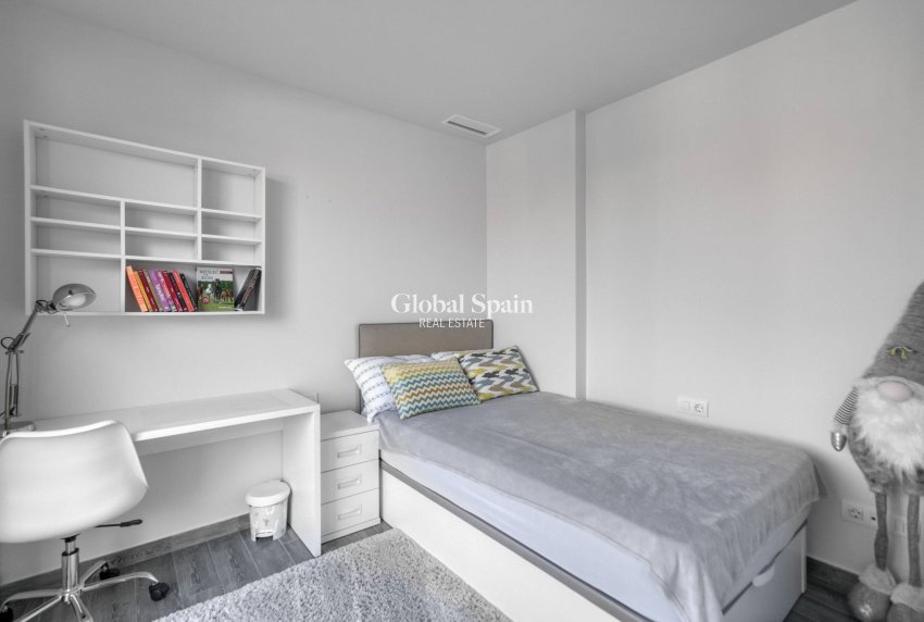 Wederverkoop - VILLA -
TORREVIEJA - Aguas nuevas 2