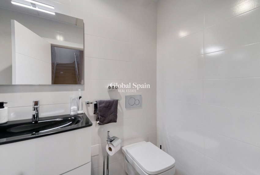 Wederverkoop - VILLA -
TORREVIEJA - Aguas nuevas 2