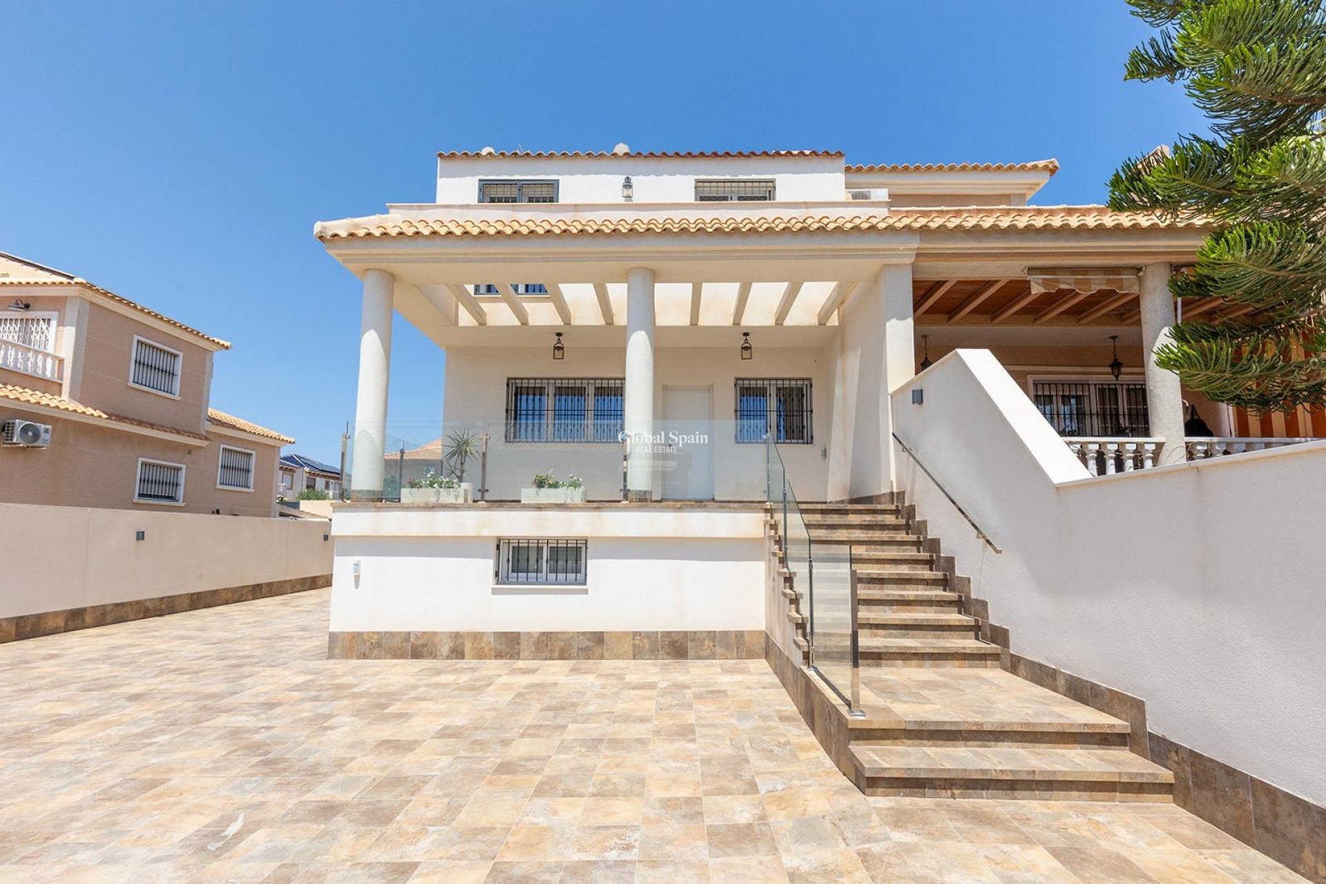 Wederverkoop - Villa -
TORREVIEJA - Aguas Nuevas