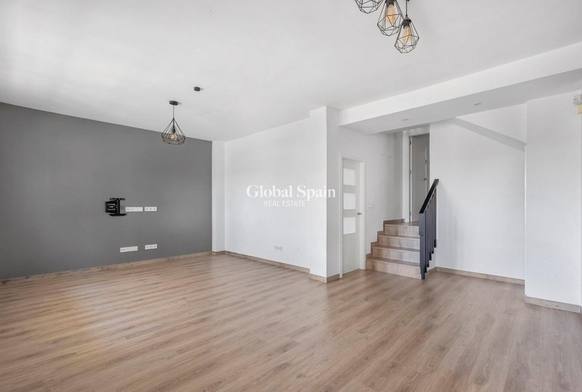 Wederverkoop - Villa -
TORREVIEJA - Aguas Nuevas