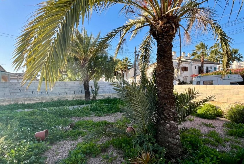 Wederverkoop - VILLA -
TORREVIEJA - Aguas Nuevas