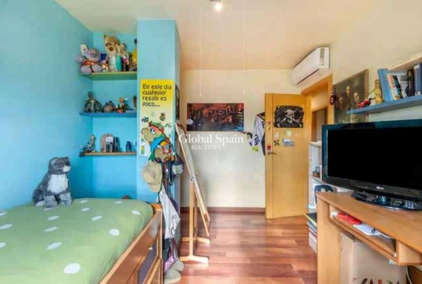 Wederverkoop - VILLA -
TORREVIEJA - Aguas Nuevas