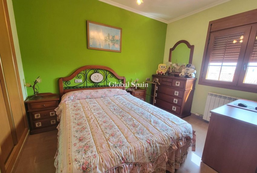 Wederverkoop - VILLA -
TORREVIEJA - Aguas Nuevas