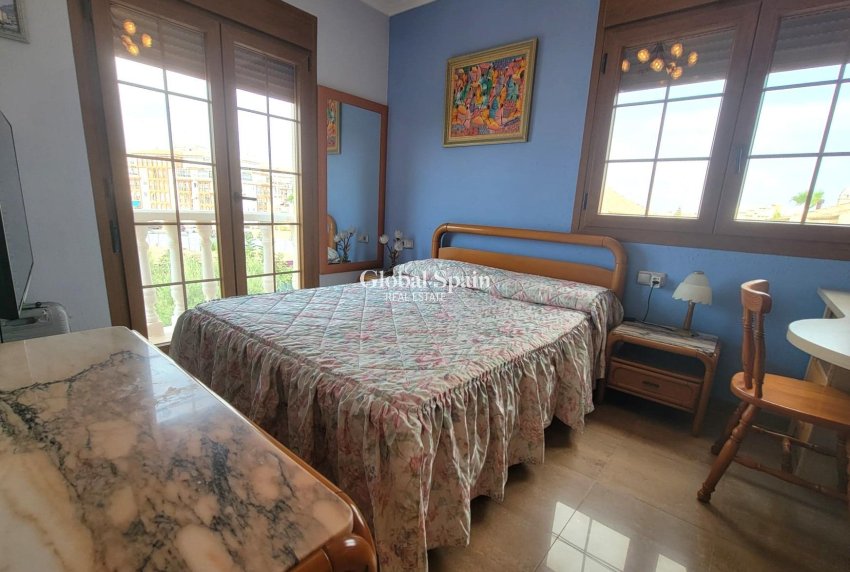 Wederverkoop - VILLA -
TORREVIEJA - Aguas Nuevas