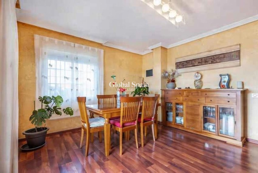 Wederverkoop - VILLA -
TORREVIEJA - Aguas Nuevas