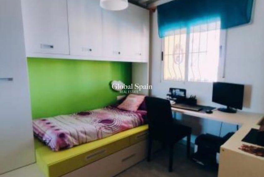 Wederverkoop - VILLA -
TORREVIEJA - Aguas Nuevas