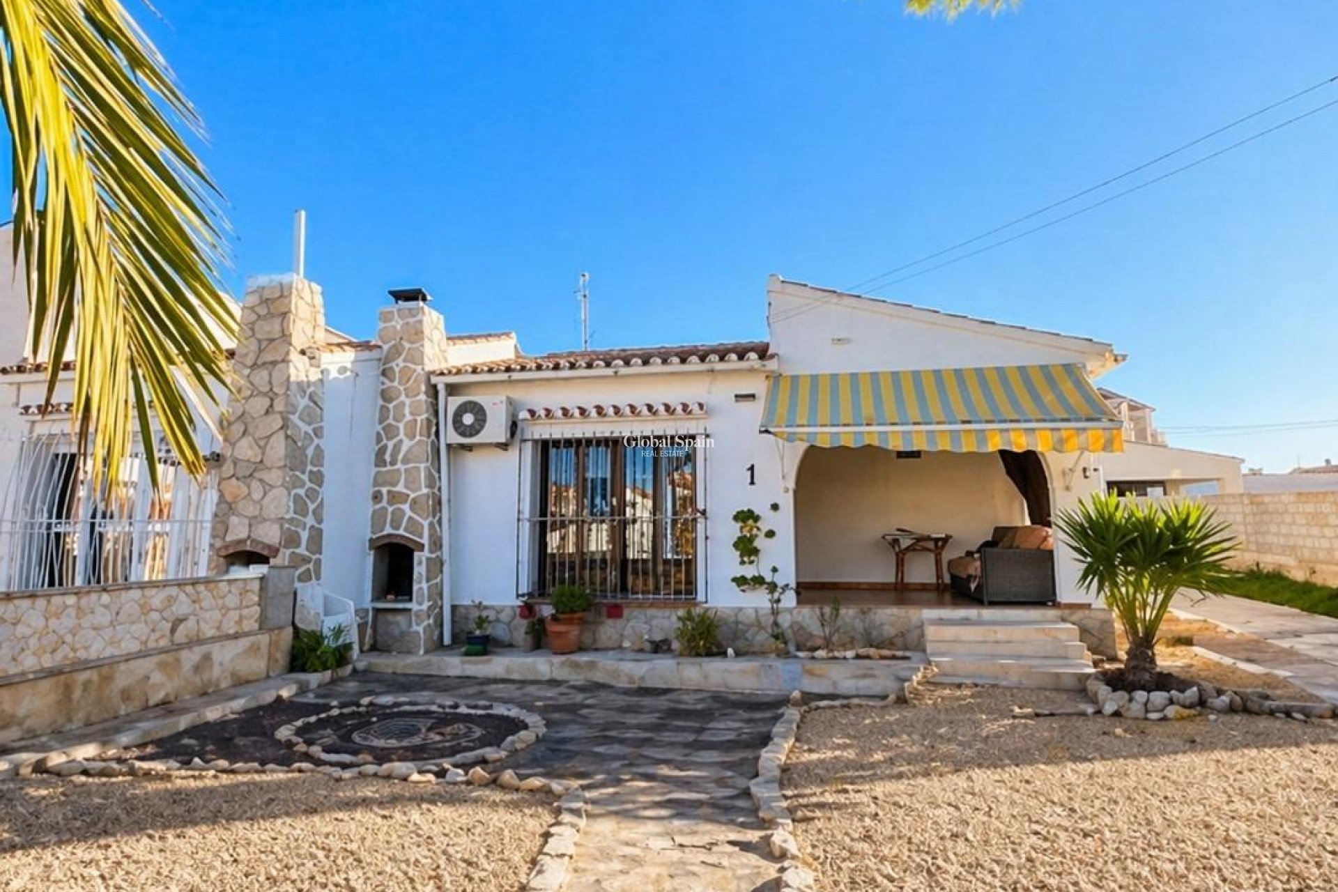 Wederverkoop - VILLA -
TORREVIEJA - Aguas Nuevas