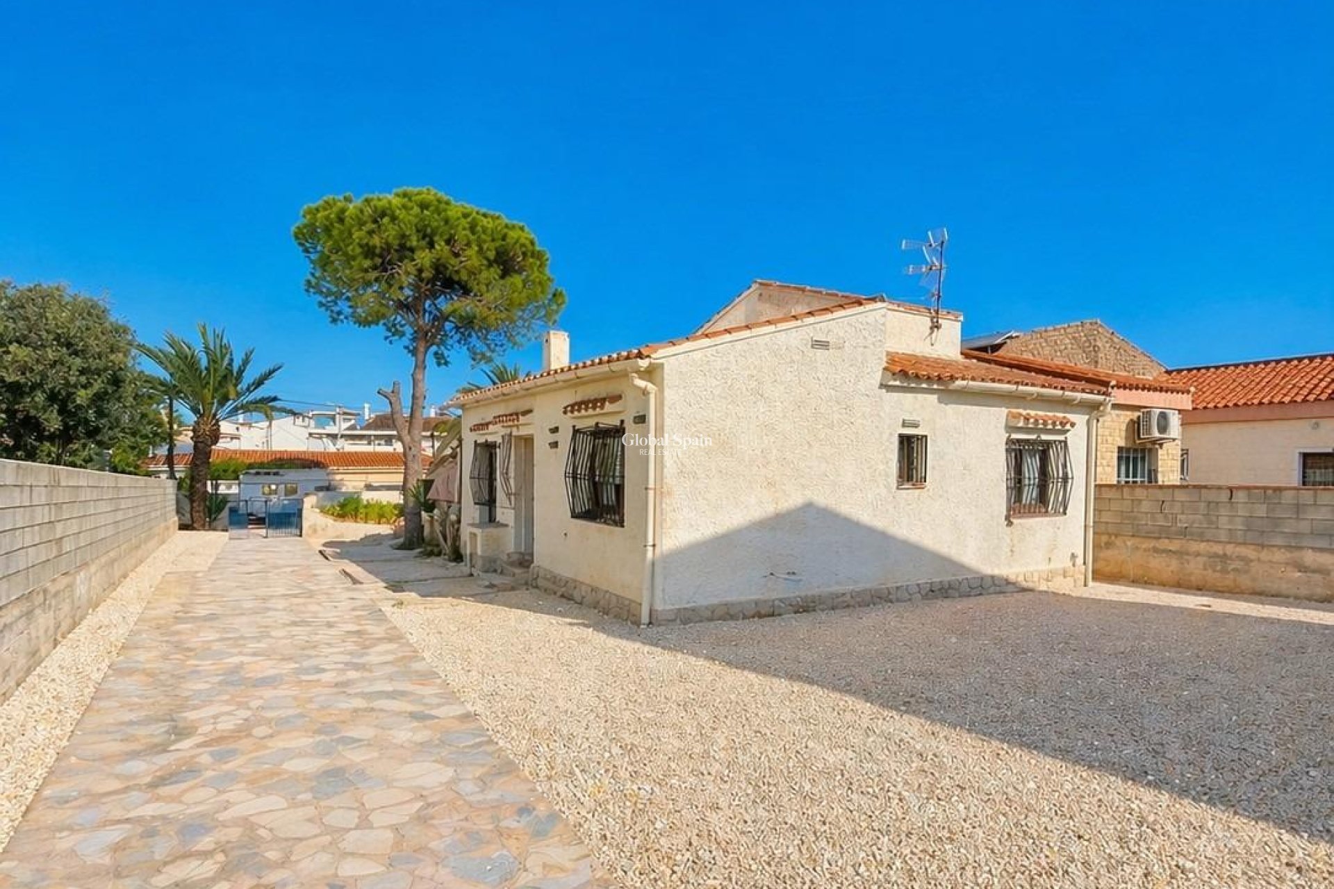 Wederverkoop - VILLA -
TORREVIEJA - Aguas Nuevas