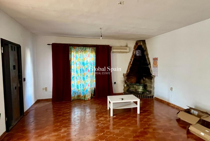 Wederverkoop - VILLA -
TORREVIEJA - Aguas Nuevas