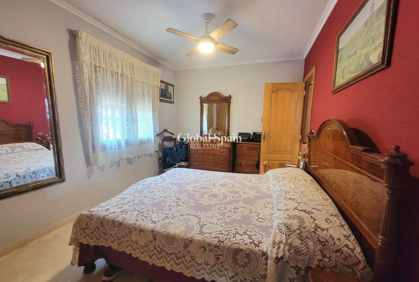 Wederverkoop - VILLA -
TORREVIEJA - Aguas Nuevas