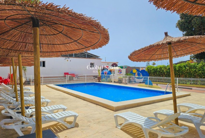 Wederverkoop - VILLA -
TORREVIEJA - Calas blanca