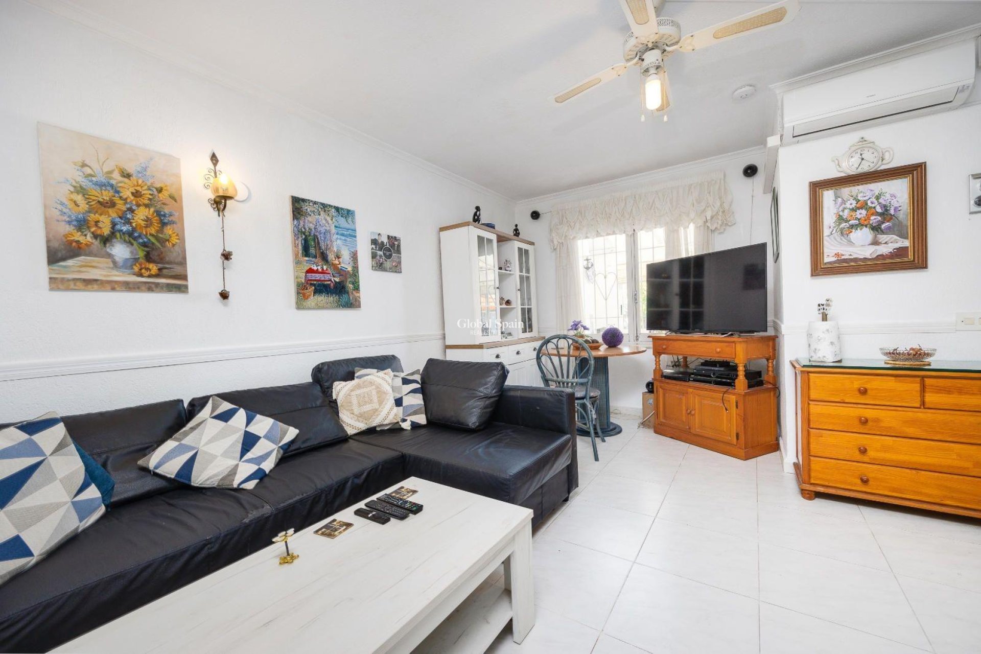 Wederverkoop - VILLA -
TORREVIEJA - Calas blanca