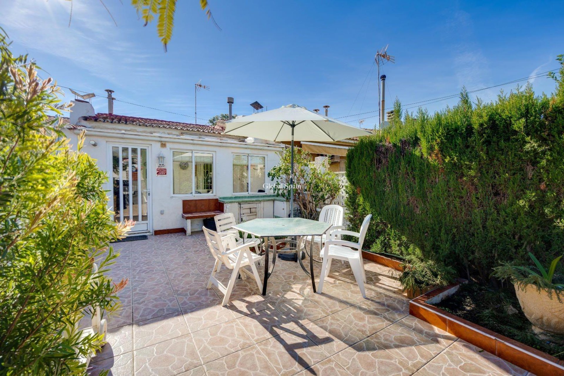 Wederverkoop - VILLA -
TORREVIEJA - Calas blanca