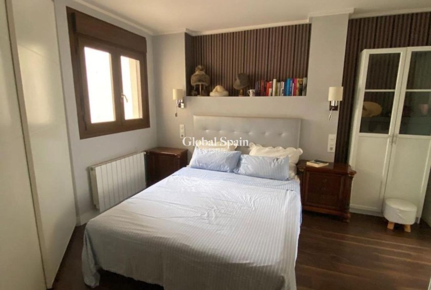 Wederverkoop - VILLA -
TORREVIEJA - Centro - Muelle Pesquero