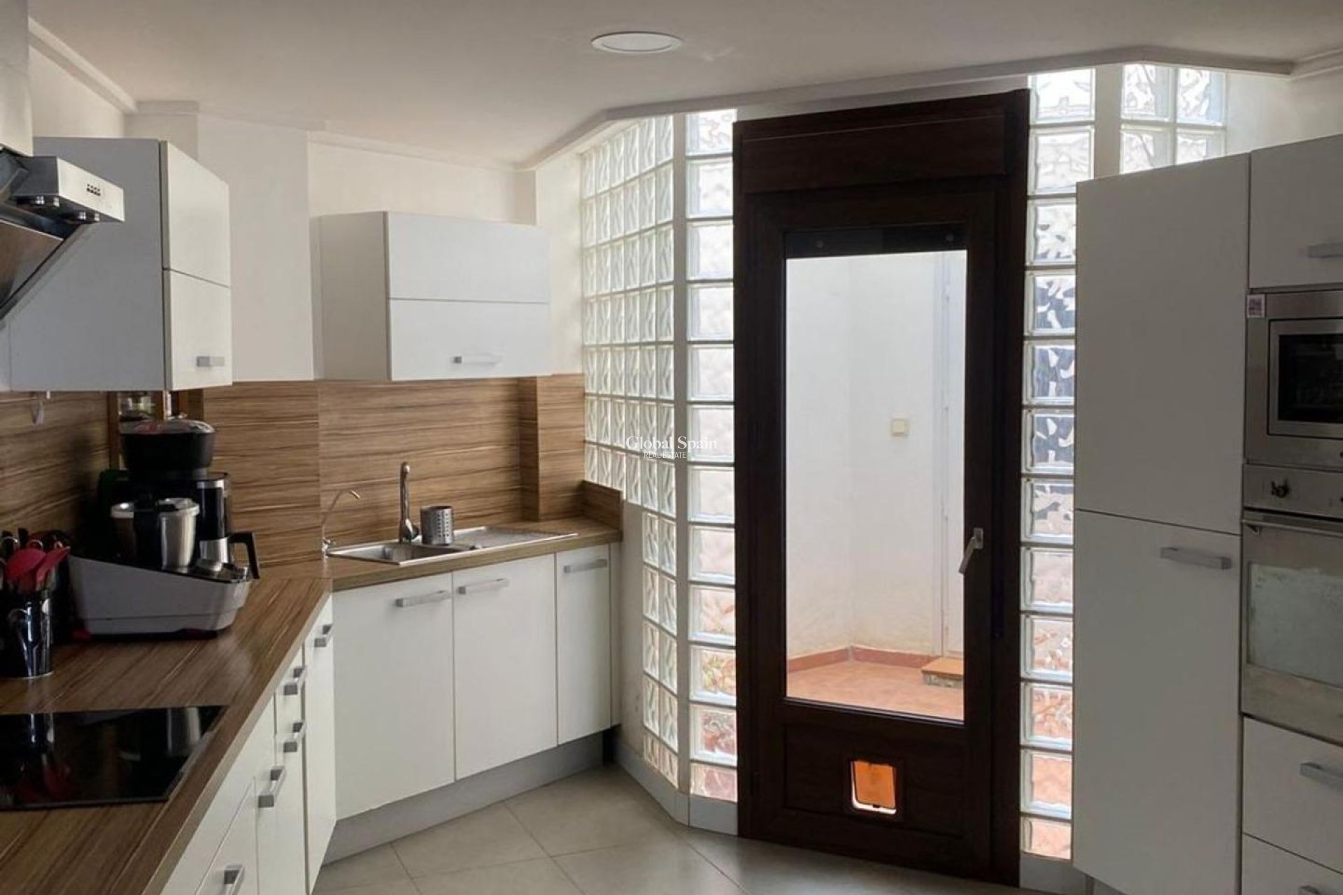 Wederverkoop - VILLA -
TORREVIEJA - Centro - Muelle Pesquero