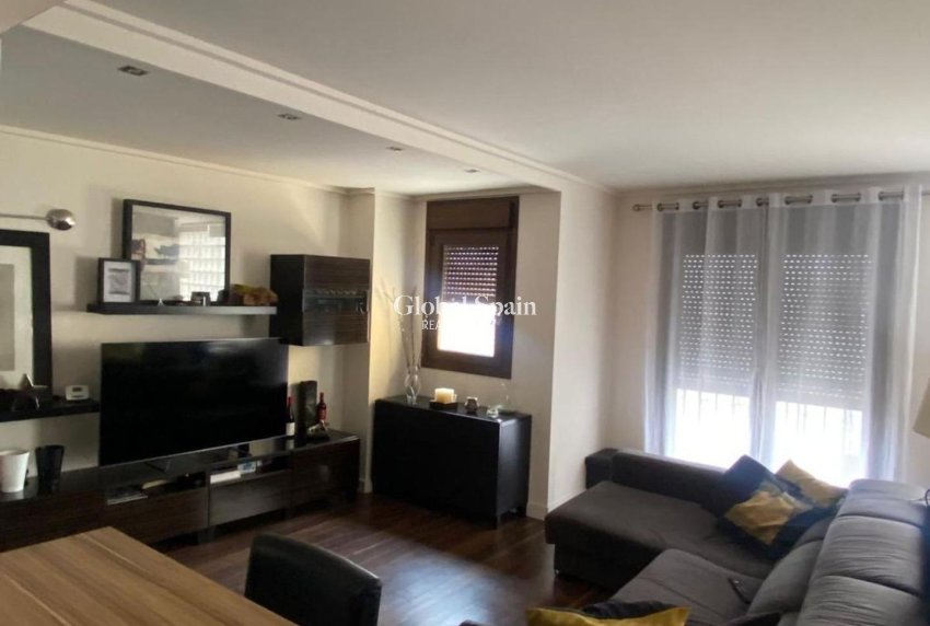 Wederverkoop - VILLA -
TORREVIEJA - Centro - Muelle Pesquero