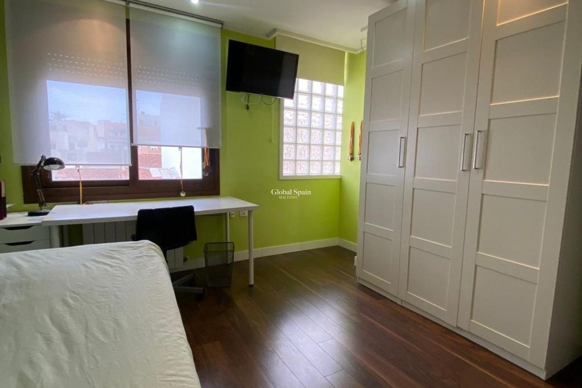 Wederverkoop - VILLA -
TORREVIEJA - Centro - Muelle Pesquero