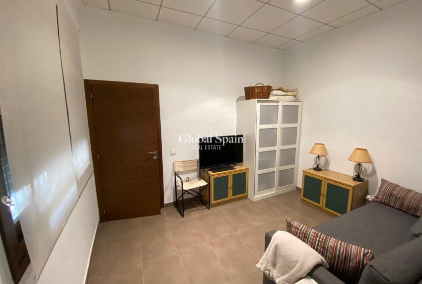 Wederverkoop - VILLA -
TORREVIEJA - Centro - Muelle Pesquero