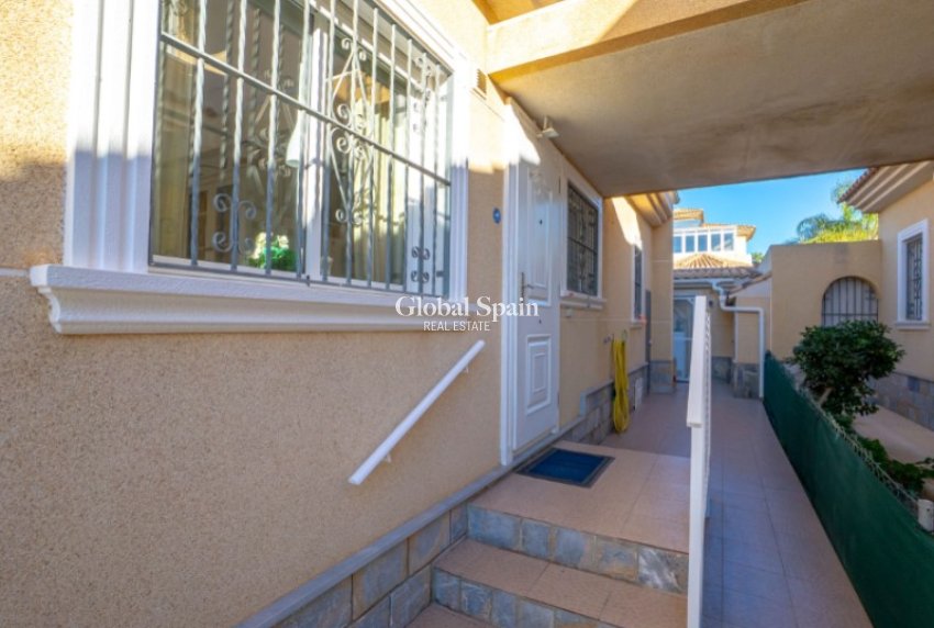 Wederverkoop - VILLA -
TORREVIEJA - Costa Blanca