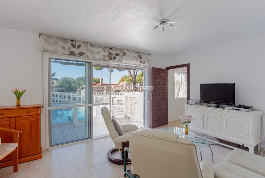 Wederverkoop - VILLA -
TORREVIEJA - Costa Blanca