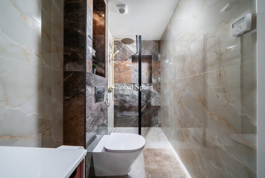 Wederverkoop - VILLA -
TORREVIEJA - Costa Blanca