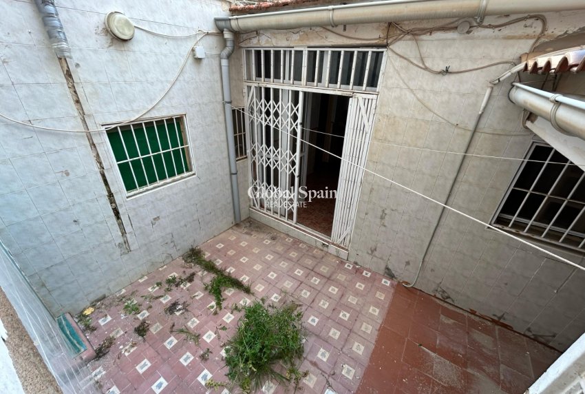 Wederverkoop - VILLA -
TORREVIEJA - Costa Blanca