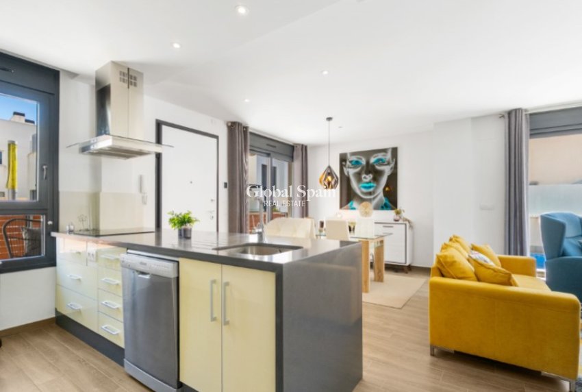 Wederverkoop - VILLA -
TORREVIEJA - Costa Blanca