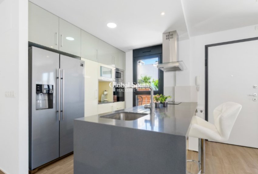 Wederverkoop - VILLA -
TORREVIEJA - Costa Blanca